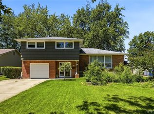 10 Cottonwood Dr, Buffalo, NY 14221