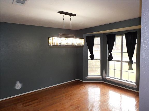 5th image of 6923 Elmscott Dr