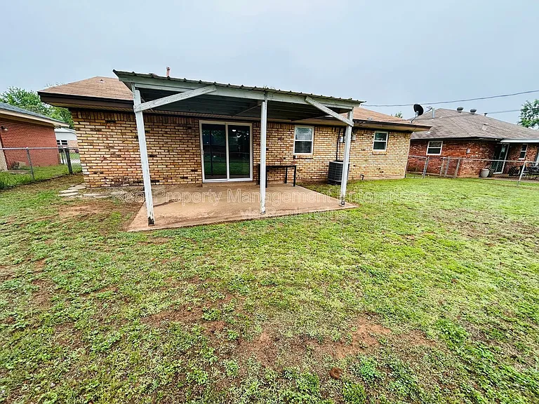 633 Lotus Ave — Photo 19