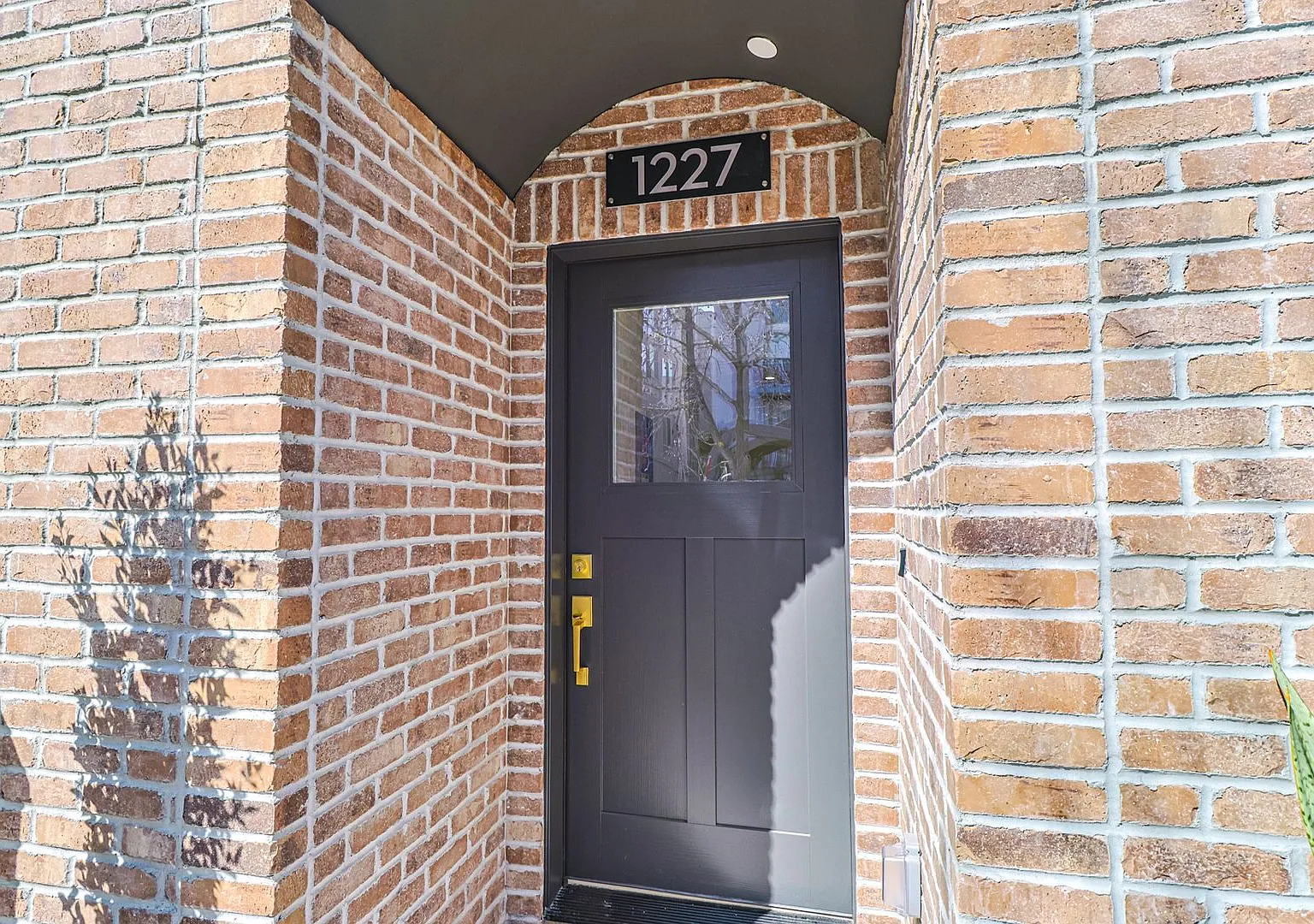 1227 N June St — Photo 3