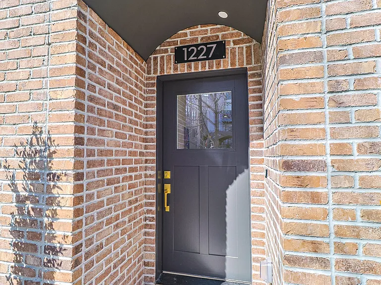 1227 N June St — Photo 5