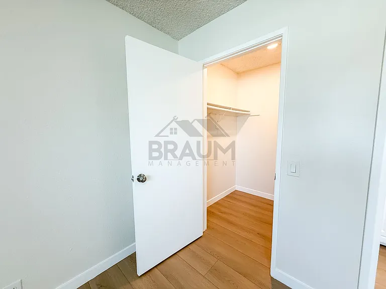 11007 Hartsook St #112 — Photo 30