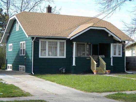 1st image of 912 W 21st St