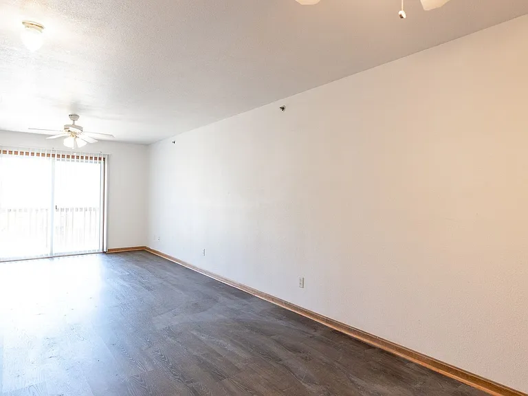 Pinnacle Heights Apartments — Photo 25