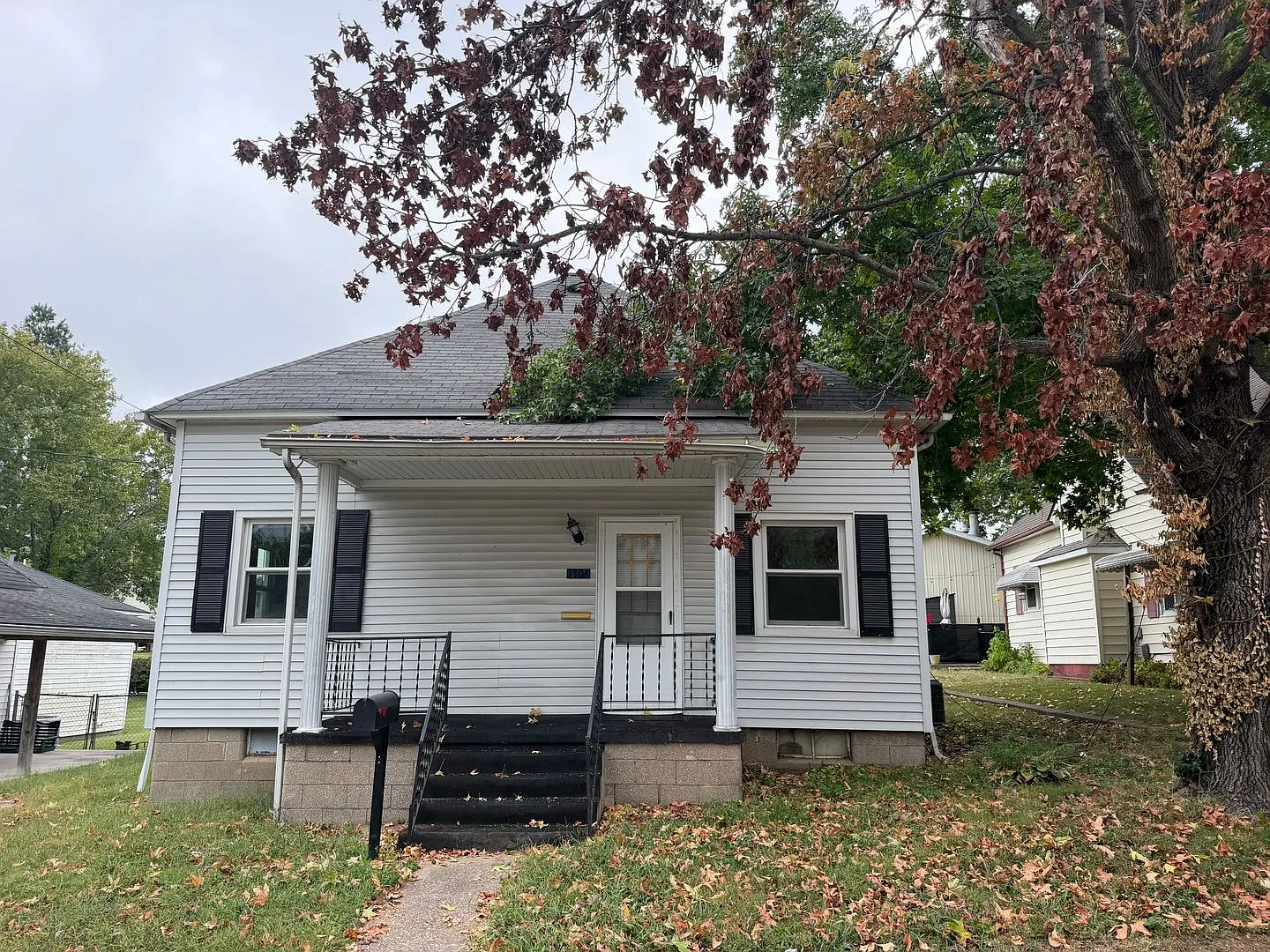 2 Bedroom 1 Bathroom House — Photo 1