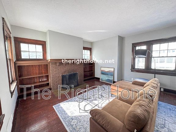 4th image of 3021 Harney St APT 1