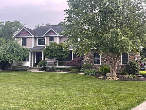 5th image of 351 Laurel Oaks Ln