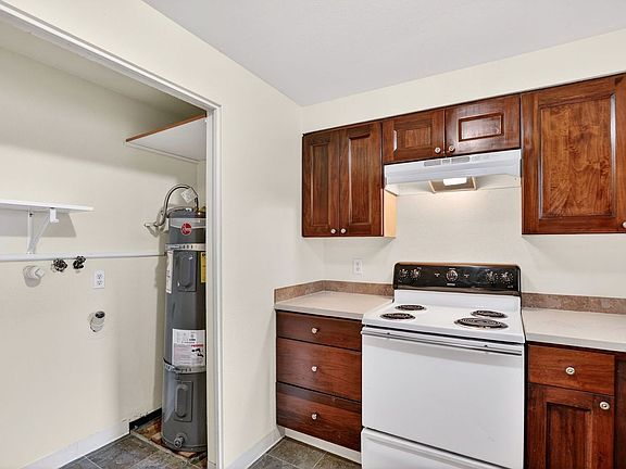 2nd image of 4801-13 NE Killingsworth St #4803