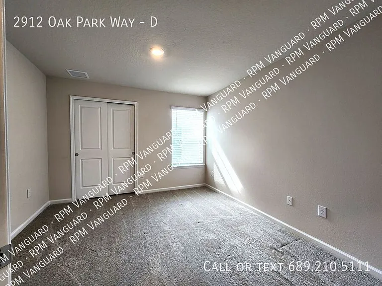 2912 Oak Park Way #D — Photo 11