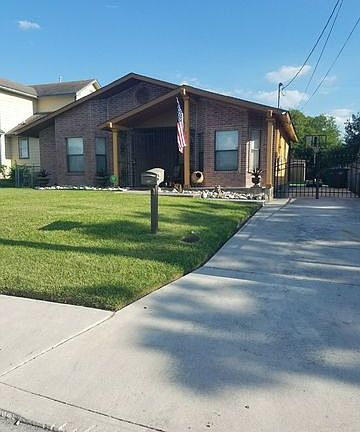 2nd image of 718 Hood St