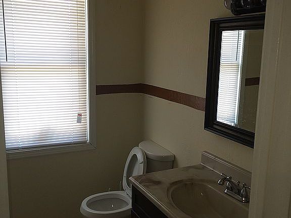 2nd image of 1631 Carrollton Ave