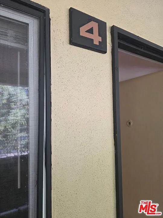 Studio, 1.0 bath, 700 sqft, $1,700 — Photo 3