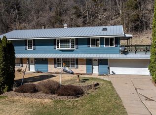 21279 Mud Lake Rd, Dubuque, IA 52001