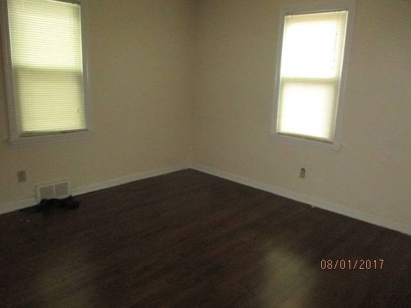 4th image of 52 Willow Dr