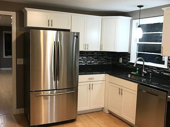3rd image of 109 Blueberry Lane