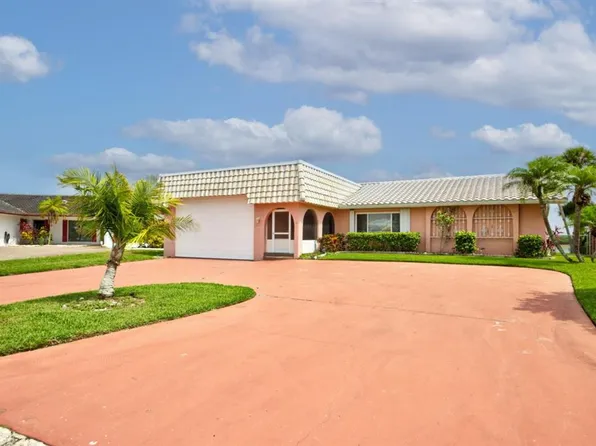 4956 Southshore Dr, New Pt Richey, FL 34652