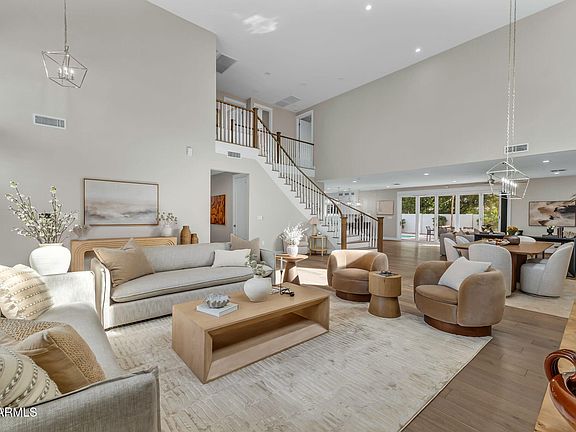 4th image of 3913 E DEVONSHIRE Avenue