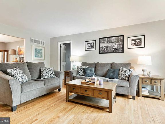 4th image of 4814 Pennington Ct