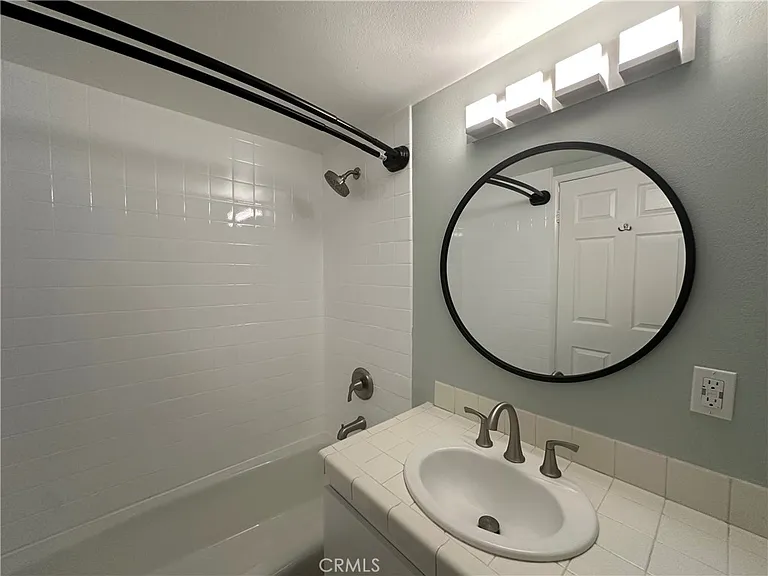 13508 Moorpark St #2 — Photo 31
