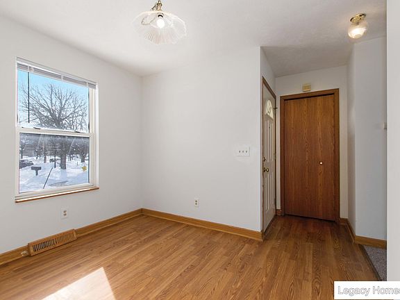2nd image of 555 Cass Ave SE
