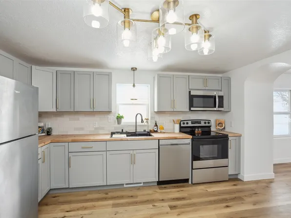 503 S 8th Ave W, Newton, IA 50208