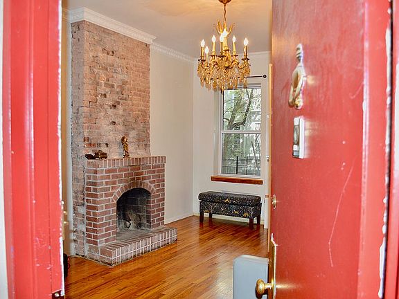 4th image of 165 E 104th St APT 1A