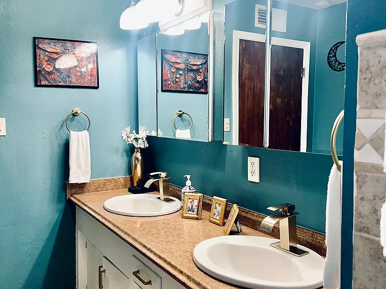 Main Bathroom