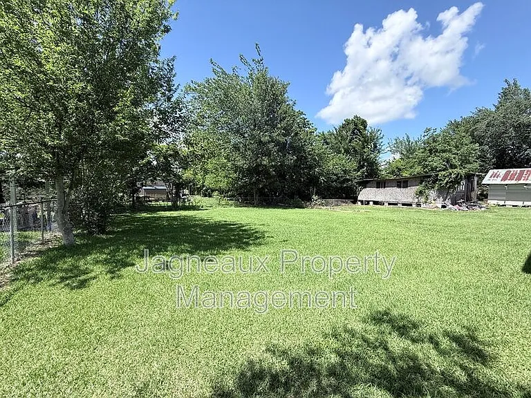 816 Shady Ln — Photo 4