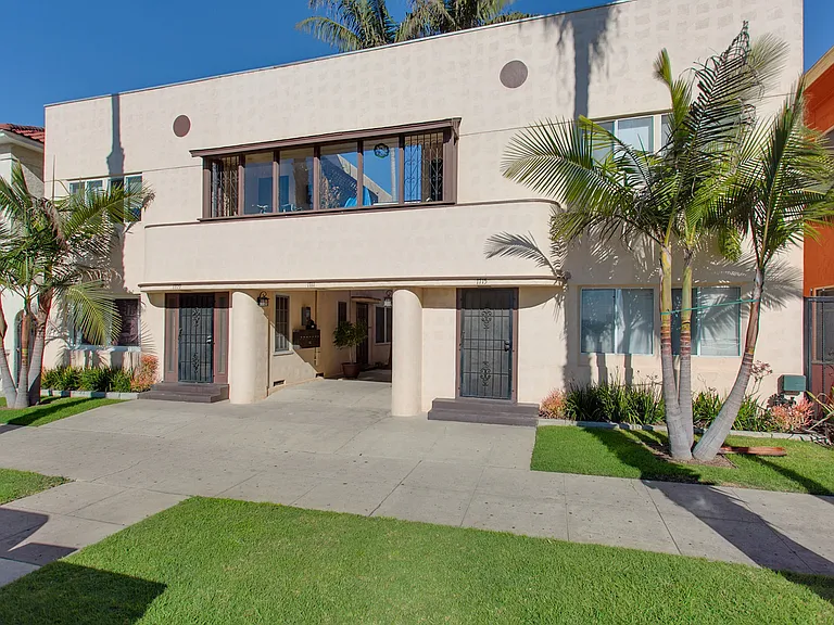 1711 E Ocean Blvd — Photo 5