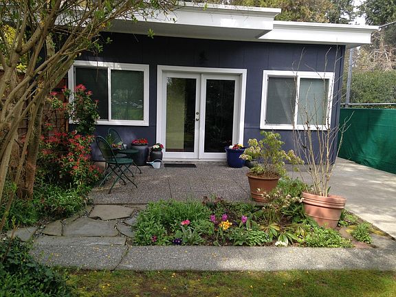2nd image of 1735 NE 106th St #B