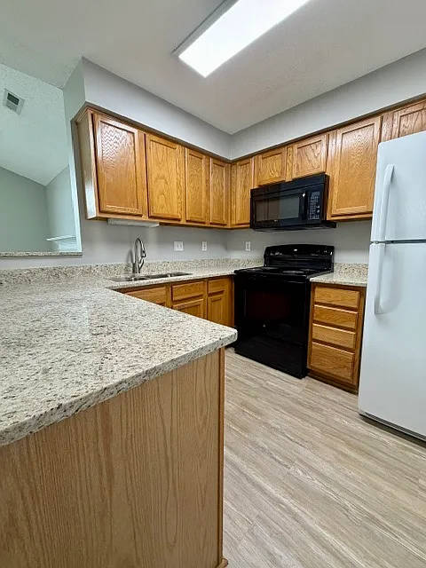 2 bed, 1055 sqft, $1,295 — Photo 4
