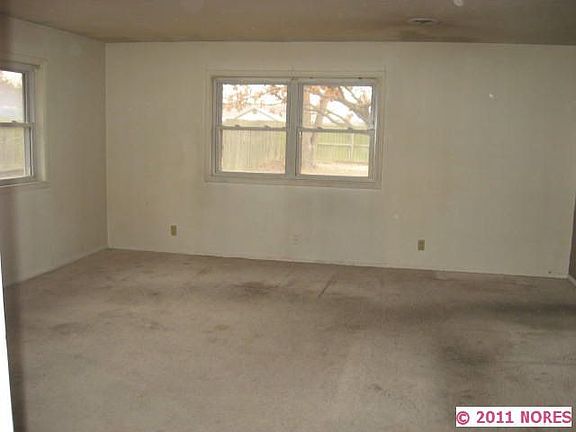 3rd image of 221 SE Roselawn Ave