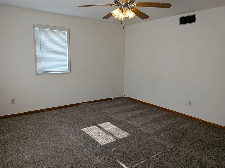 805 S Fairview Rd — Photo 25