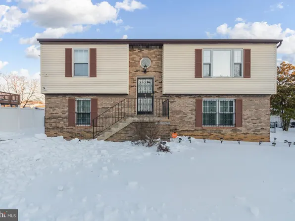 2908 Plaza Dr, District Heights, MD 20747