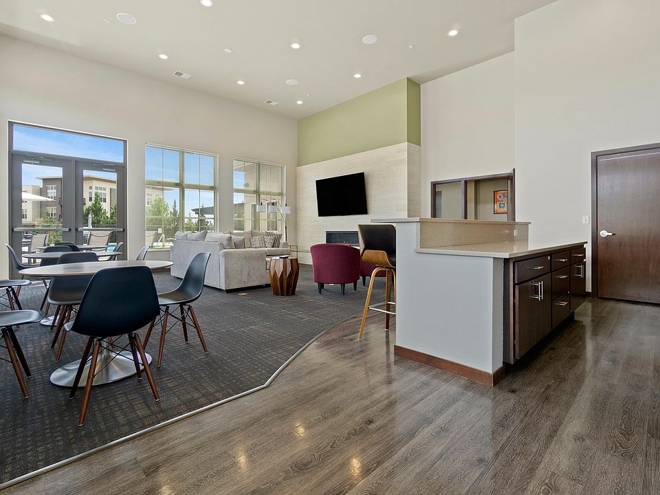 50Twenty Apartments in Madison, Wisconsin. Luxury Studio apartments, 1 bedroom, 1 bedroom + Den, 2 bedroom, and 3 bedroom apartments.