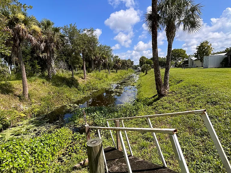 Canal access to the Caloosahatchee River.