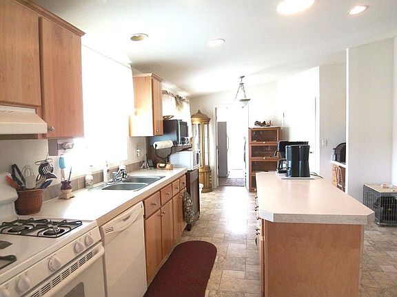 3rd image of 2847 Pheasant Ln