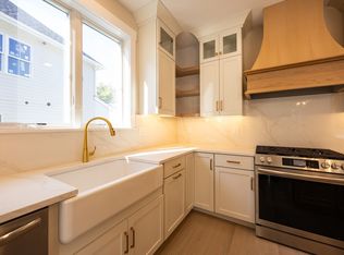 26 Thomas Mann Cir #37, Norfolk, MA 02056