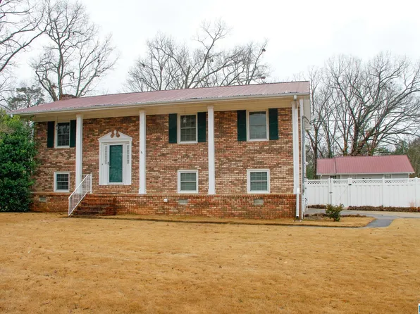 5612 Gann Dr, Anniston, AL 36206