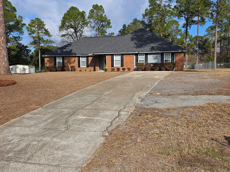 105 Tall Pines Dr
