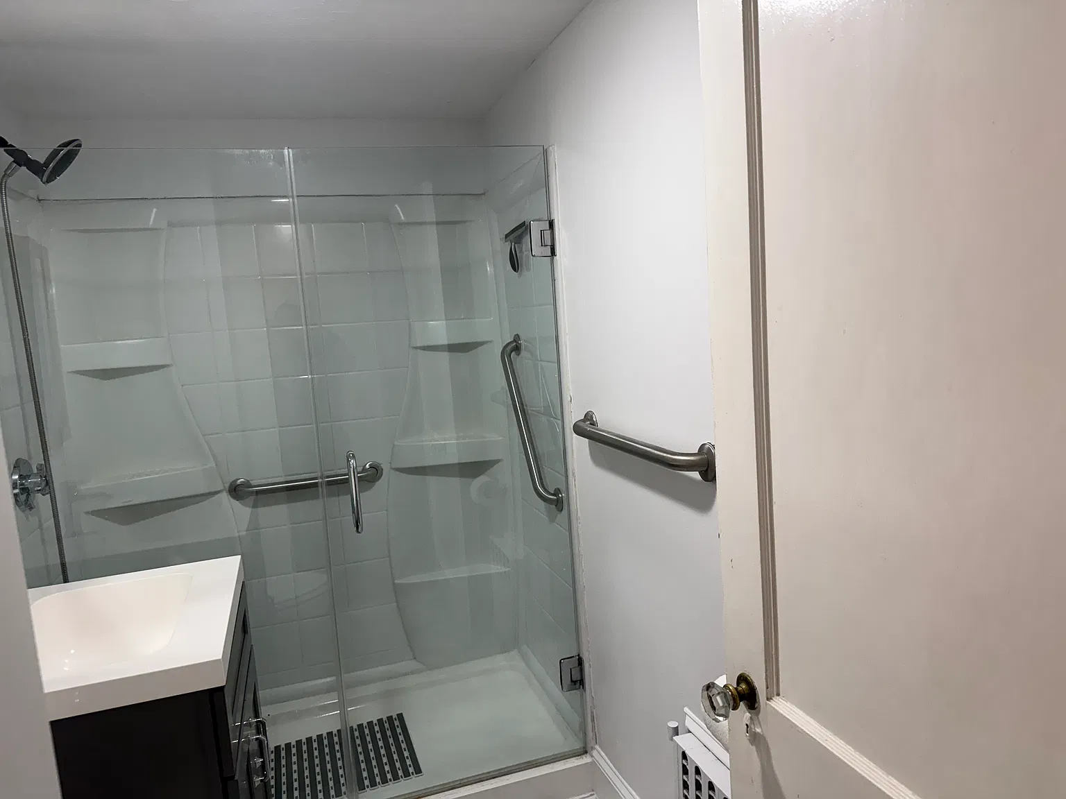 2 bed, $3,000 — Photo 2