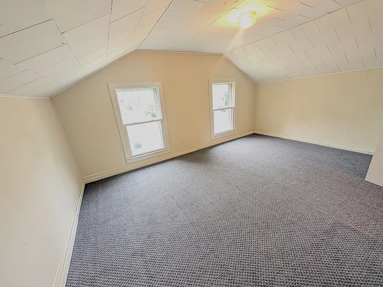 420 W Pleasant St — Photo 6