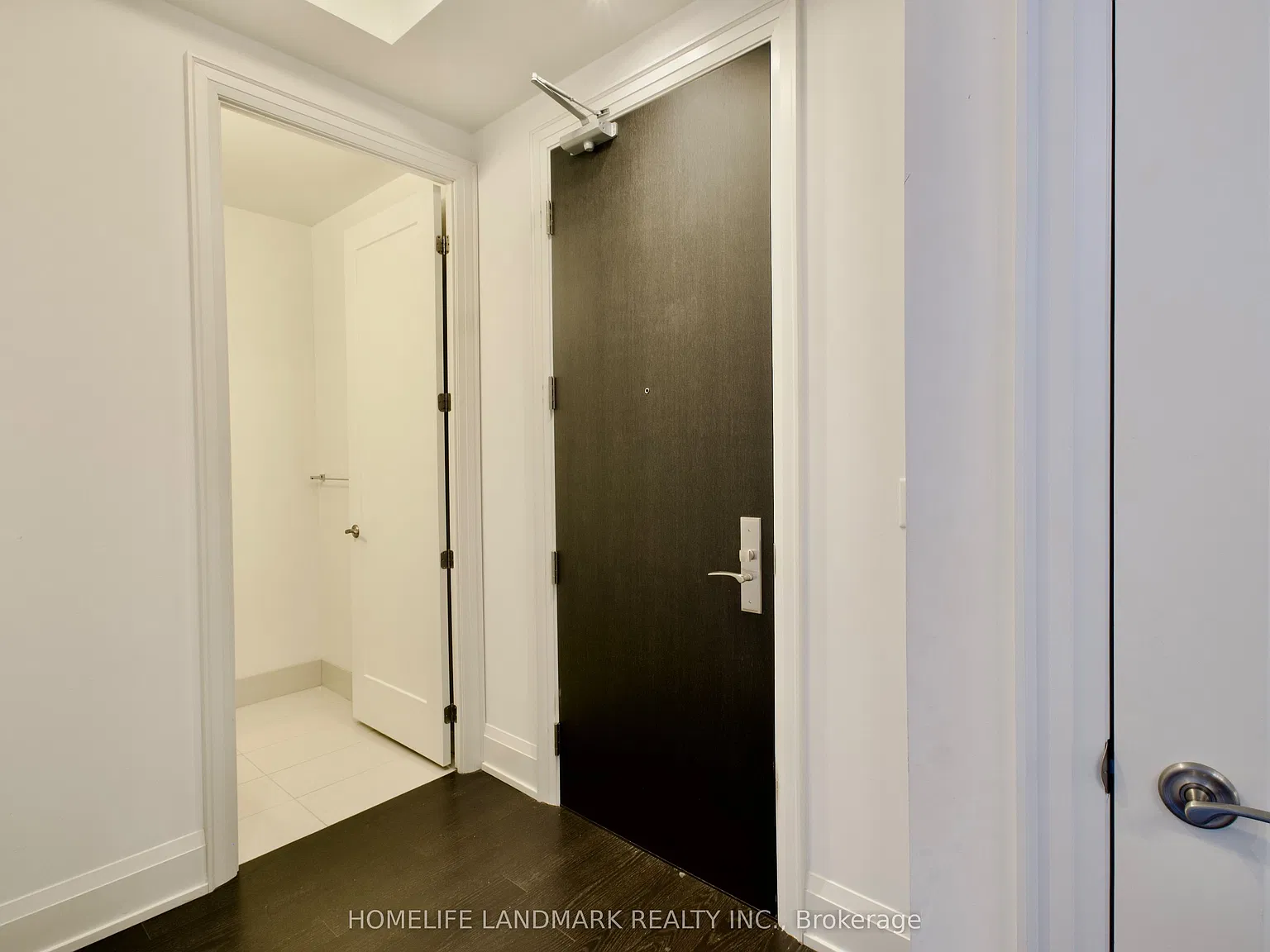 20 Fred Varley Dr — Photo 2
