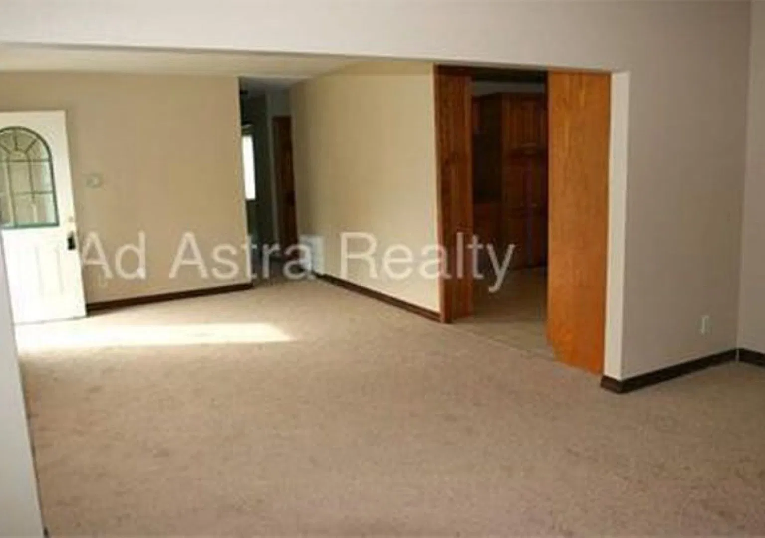 Updated 3 Bed 1 Bath Home In Kcmo-Available In October!! — Photo 2