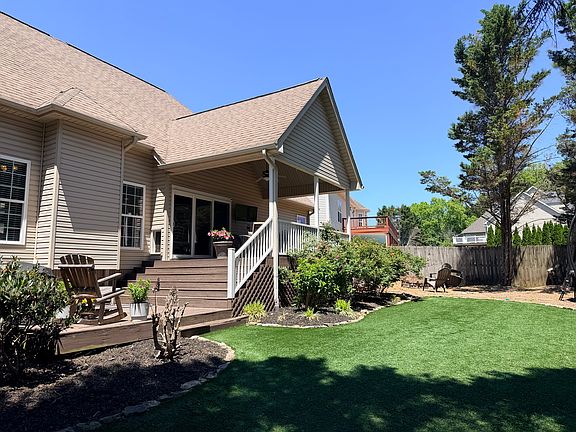3rd image of 9866 Field Crest Dr