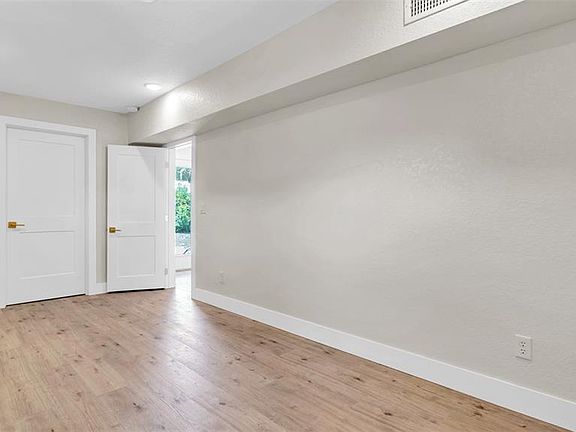 2nd image of 333 Lake Otis Dr SE #333