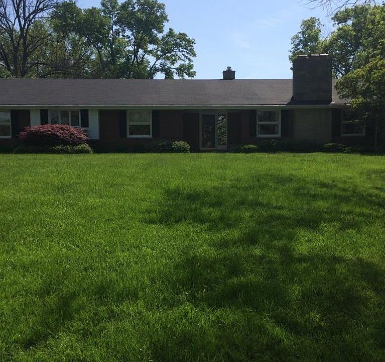 2nd image of 750 Maplewood Rd