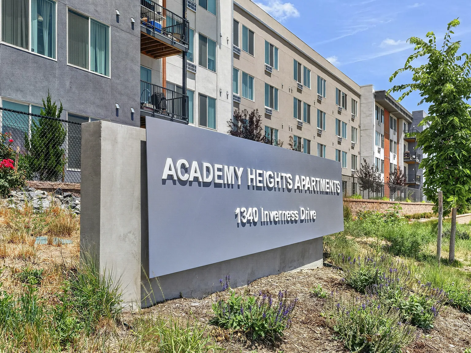 Academy Heights Apartments — Photo 1