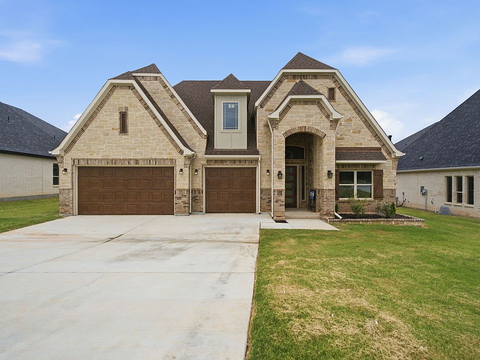 1st image of 676 Jennings Ln