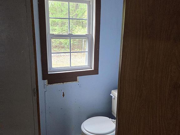 4th image of 104 Jason Ln